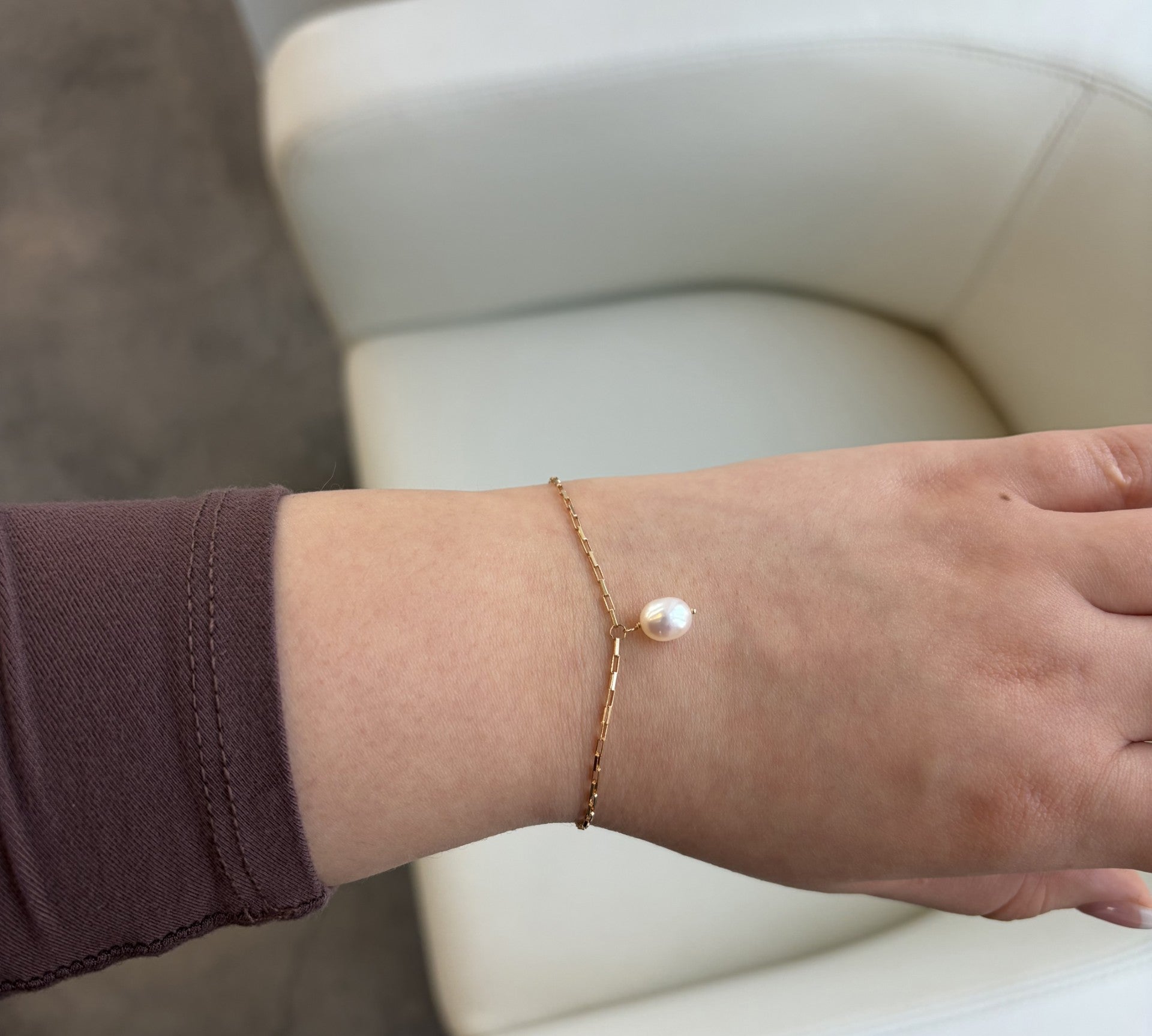 Tiny Oval Pearl Elongated Box Chain Bracelet
