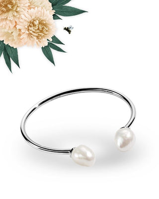Birks Bee Chic | Small Freshwater Baroque Pearl and Silver Cuff Bracelet