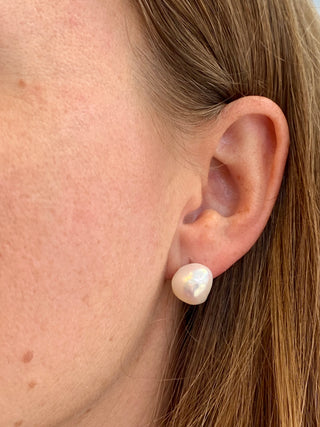 Birks Bee Chic | Freshwater Baroque Pearl Stud Earrings